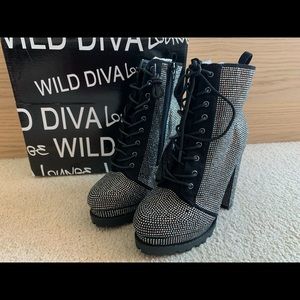 Windsor Center Stage Heat Stone Ankle Boots | 6.5